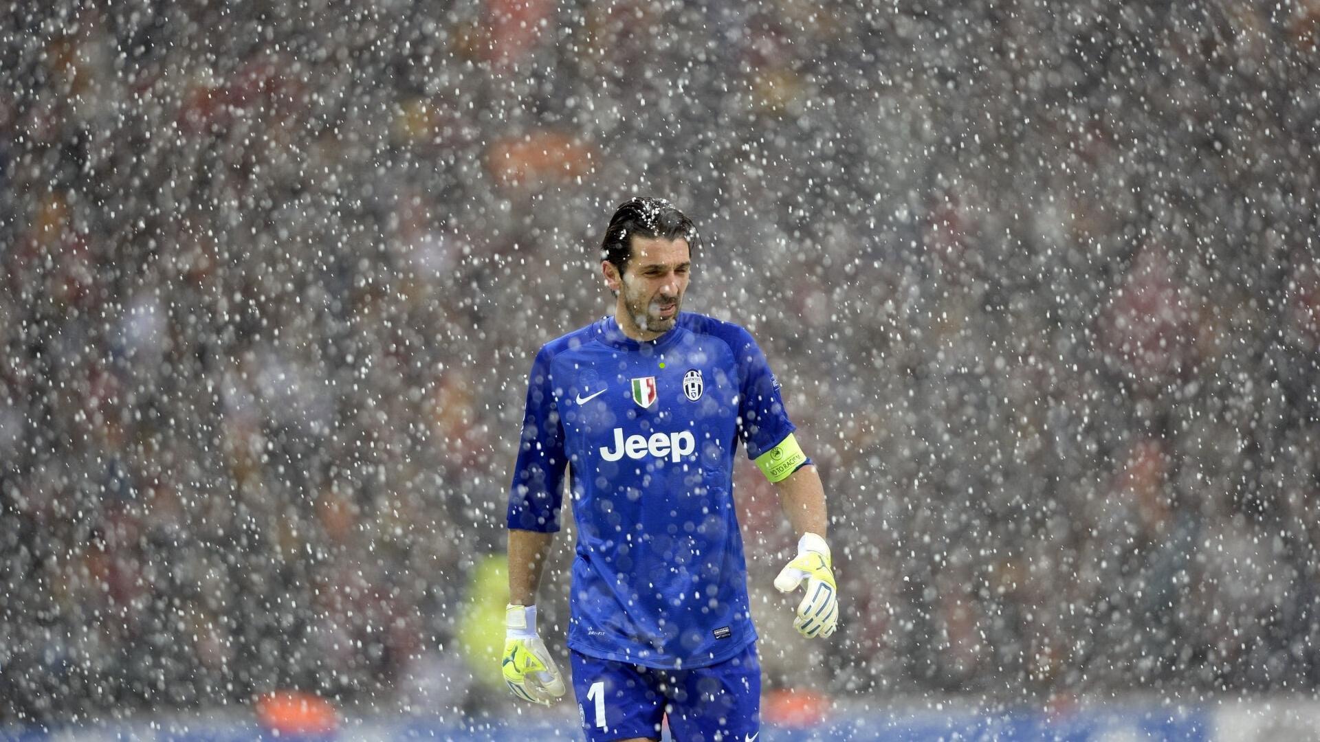 国务院常务会议部署足球振兴系统工程 中国足球迎来顶层设计新纪元