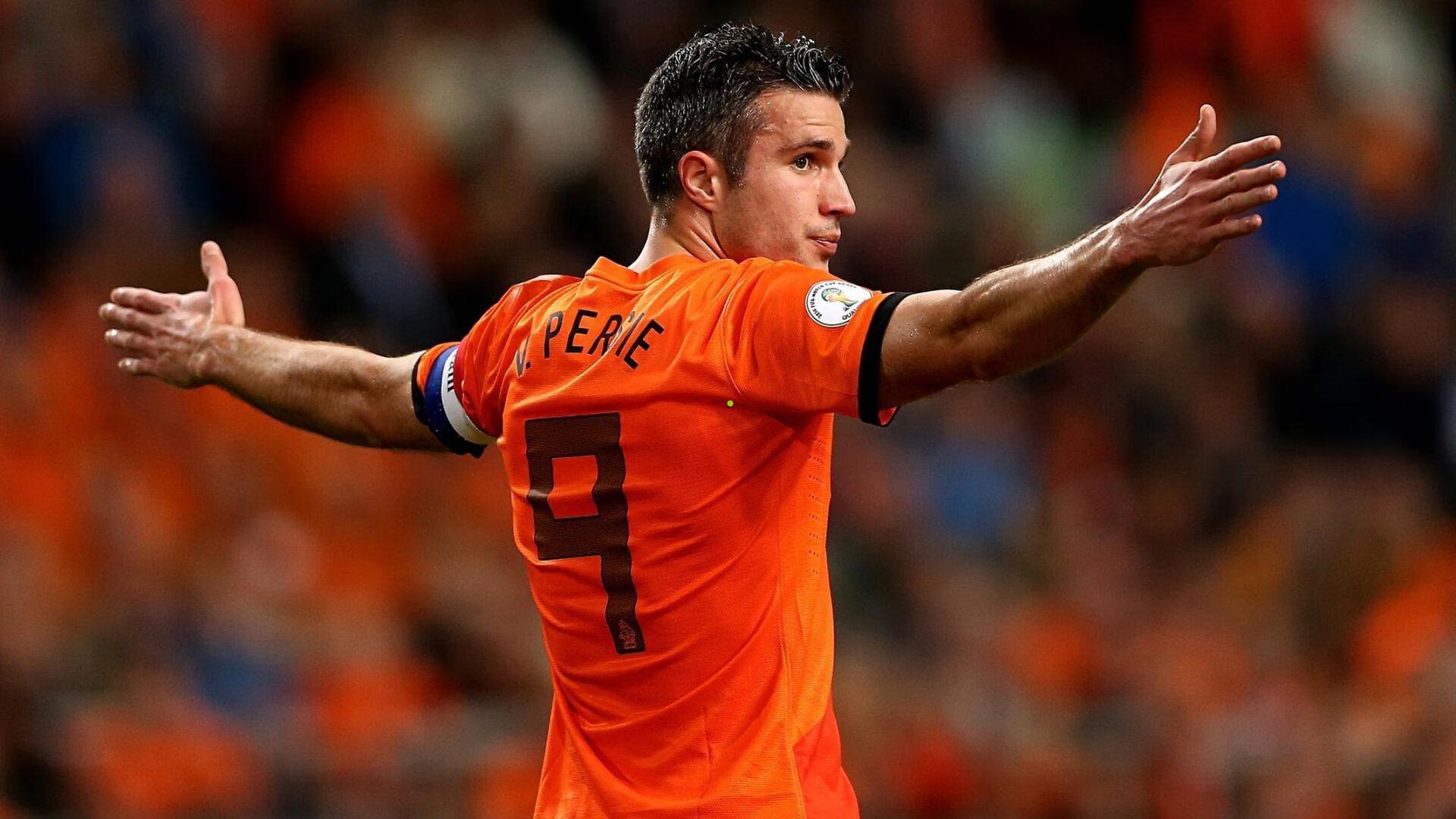 踢球者评选德甲本轮最佳阵容，凯恩领衔进攻线，奥利塞与莱默尔展现全能风采