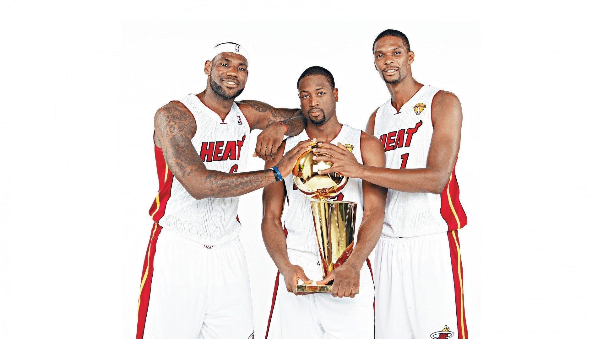 NBA一夜动态，库里伤情最新进展，卫冕冠军迎关键补强，快船重组方案浮出水面